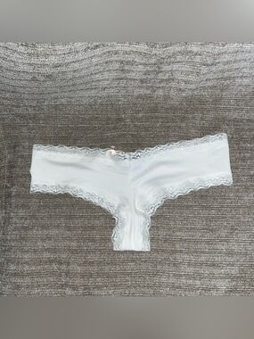 Vintage Victoria’s Secret White Sexy Little Thing Cheeky Bridal Lace Panty S M